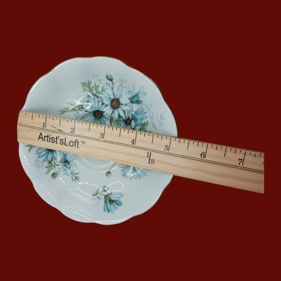 Royal Albert teacup and saucer wt blue daisies gold trim - Picture 8 of 9